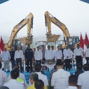 Presmian Groundbreaking Ekosistem industri Baterai Kendaraan Listrik